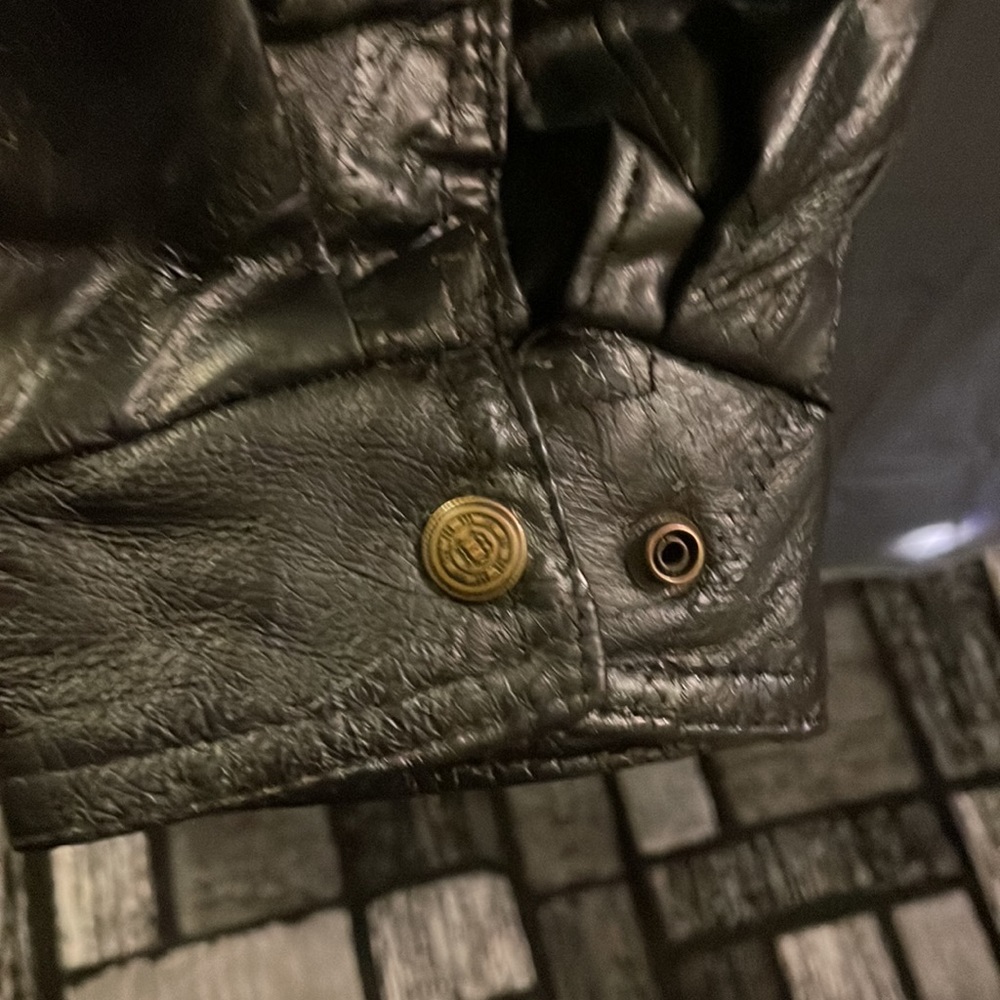 Leather jacket - Picture 7 of 9